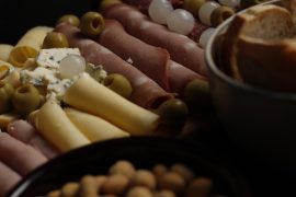 Уништена небезбедна храна во дом за стари лица, изречени казни за 4 оператори со храна