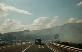 Франција се бори во најтешката битка по Втората светска војна, вели Макрон за катастрофалните пожари